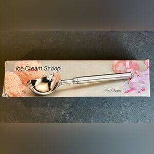 Oneida Silver Plated Ice Cream Scoop